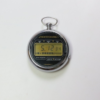 2021-01-11_2110-845-russian-lcd-pocket-watch-B6-202K_sq.jpg