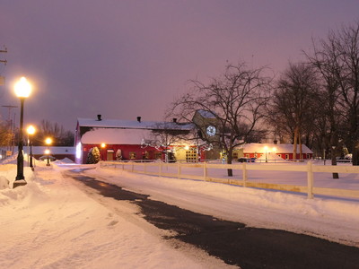 2020-01-19_1824-090-red-barn_th.jpg