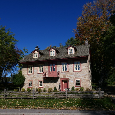 20285-2019-10-19_1040-970-old-house-20285-lakeshore_sq.jpg