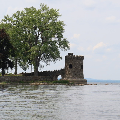 2021-07-15_1316-c90-senneville-kayak-tower_sq.jpg