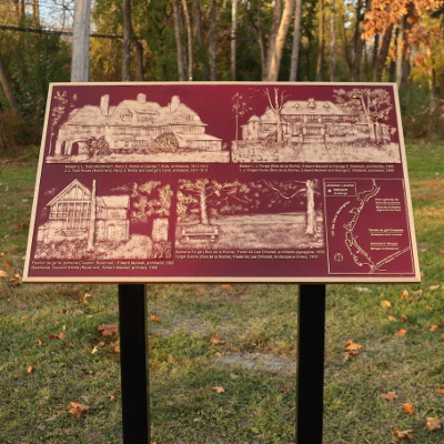 pl-2020-11-05_1646-c03-senneville-plaques_sq.jpg