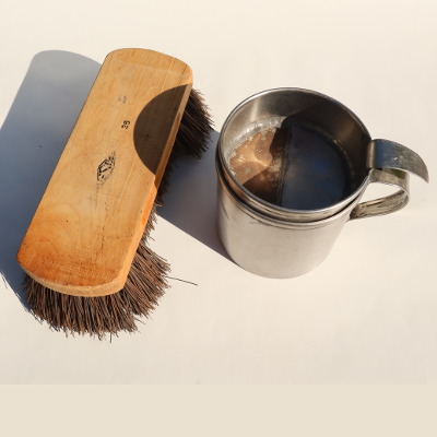 2023-09-15_0939-926-items-from-maxwelton-henry-milk-tester-and-brush_sq.jpg