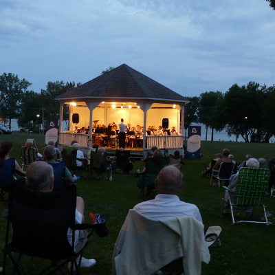 bandstand-2012-08-02_2043-259_sq.jpg